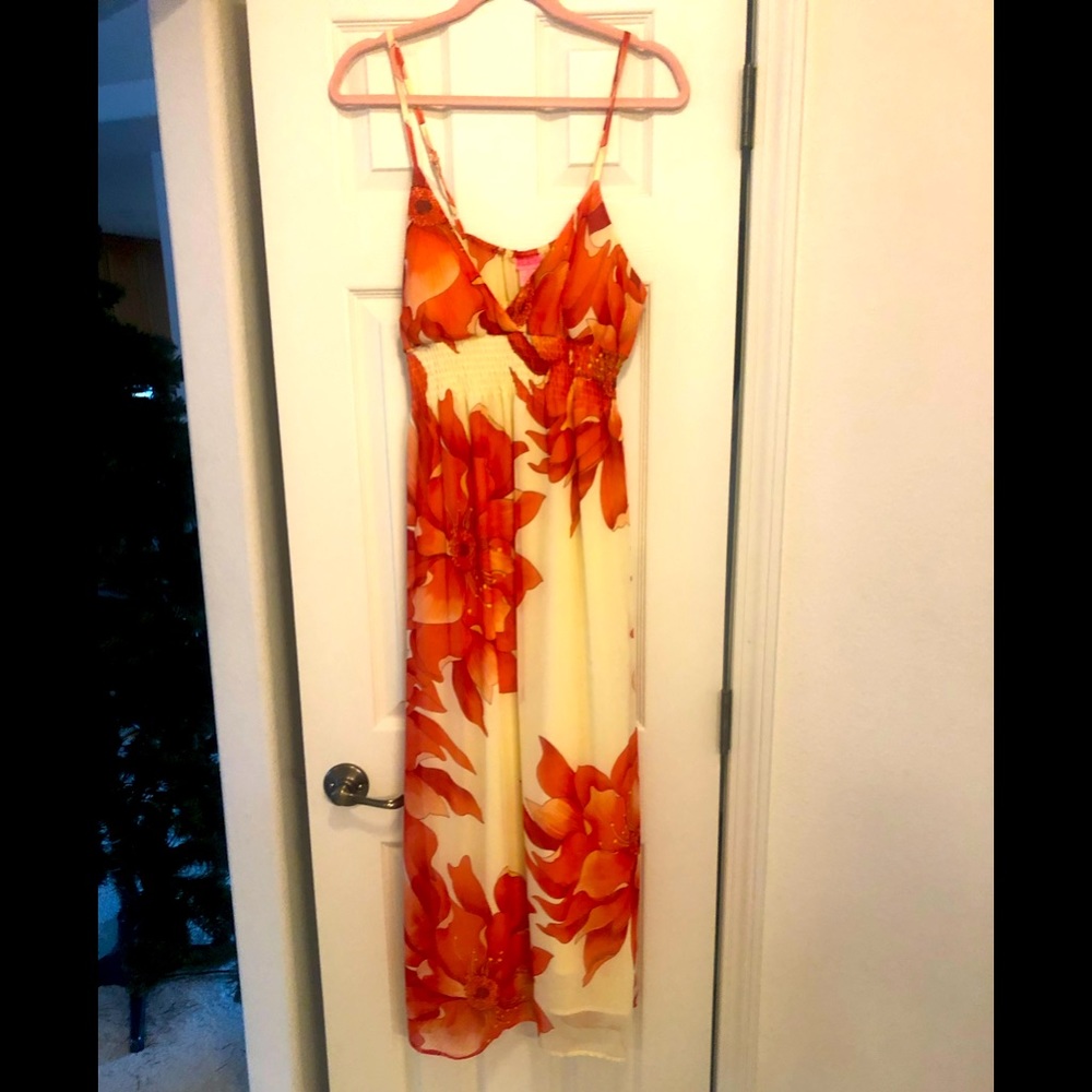 Beautiful orange and cream sleeveless dress. Size extra large